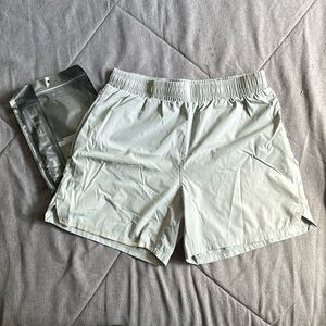 Alphalete Infinity Stride Shorts Light Grey